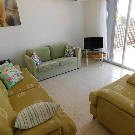 Sea View Apartment, Close To Amenities *
